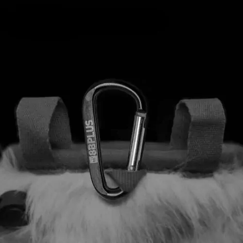 Photo of the carabiner on the 8BPlus chalk bag.